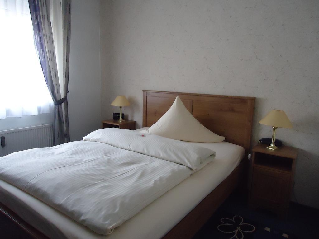 אוברוסל Hotel Central חדר תמונה
