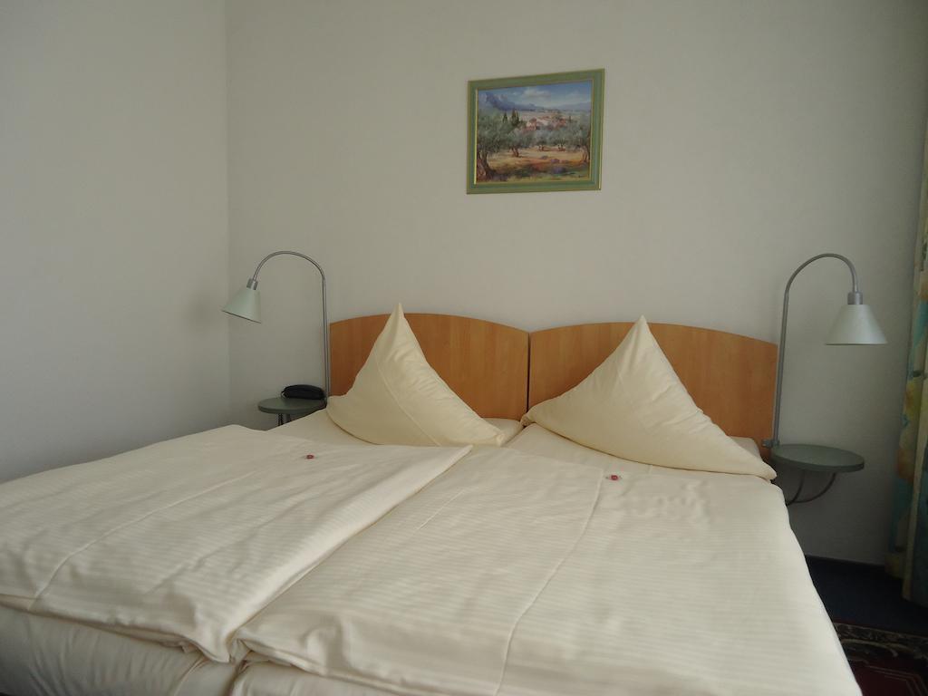 אוברוסל Hotel Central מראה חיצוני תמונה